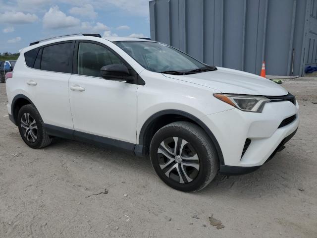 JTMZFREVXJJ205027 - 2018 TOYOTA RAV4 LE WHITE photo 4