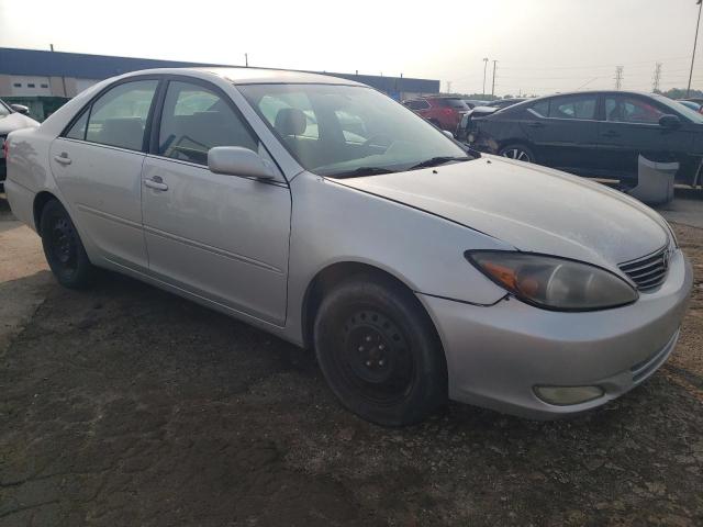 4T1BE30K74U886860 - 2004 TOYOTA CAMRY LE 灰色 照片 4