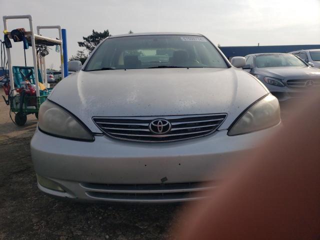 4T1BE30K74U886860 - 2004 TOYOTA CAMRY LE 灰色 照片 5
