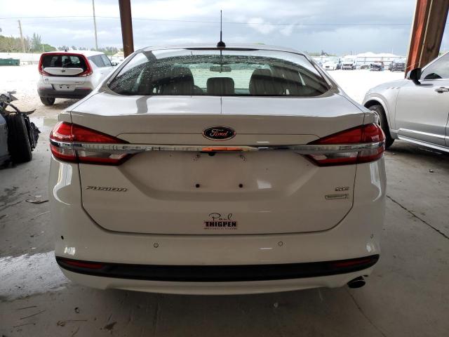 3FA6P0HD4JR259059 - 2018 FORD FUSION SE WHITE photo 6