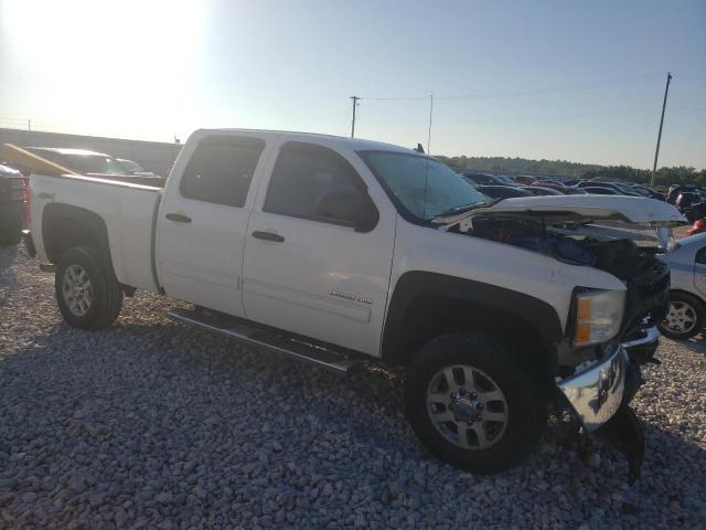 1GC1KXCG1BF184316 - 2011 CHEVROLET SILVERADO K2500 HEAVY DUTY LT WHITE photo 4