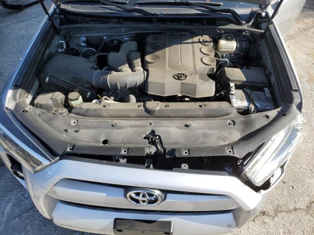 JTEBU5JR9J5567170 - 2018 TOYOTA 4RUNNER SR5/SR5 PREMIUM 银色 照片 12