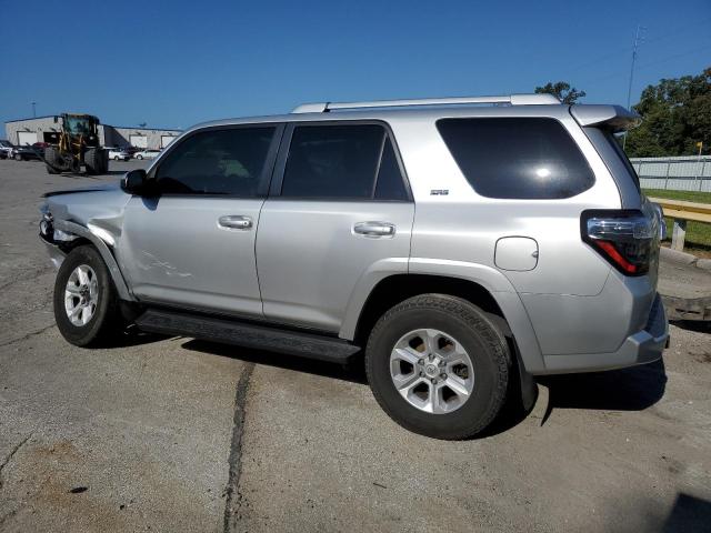 JTEBU5JR9J5567170 - 2018 TOYOTA 4RUNNER SR5/SR5 PREMIUM 银色 照片 2