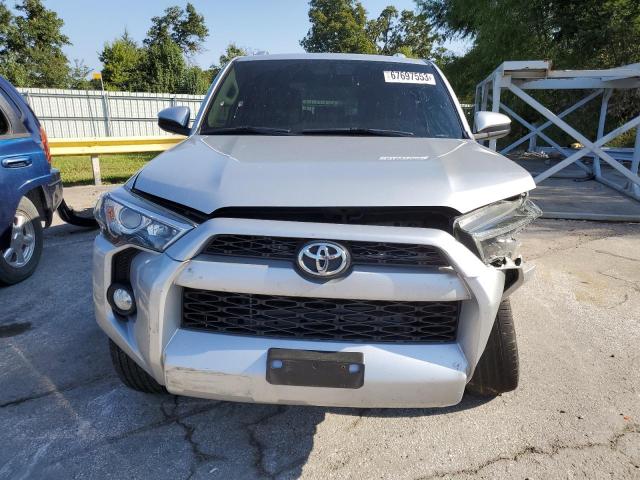 JTEBU5JR9J5567170 - 2018 TOYOTA 4RUNNER SR5/SR5 PREMIUM 银色 照片 5