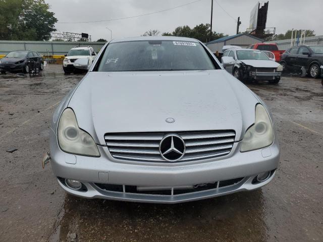 WDDDJ72X18A126669 - 2008 MERCEDES-BENZ CLS 550 SILVER photo 5