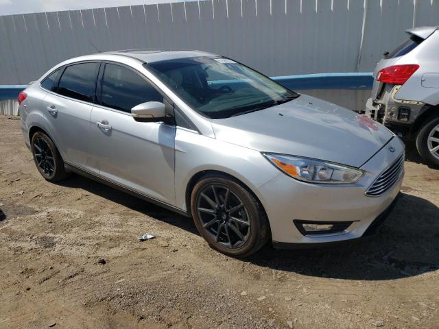 1FADP3J25JL233280 - 2018 FORD FOCUS TITANIUM SILVER photo 4