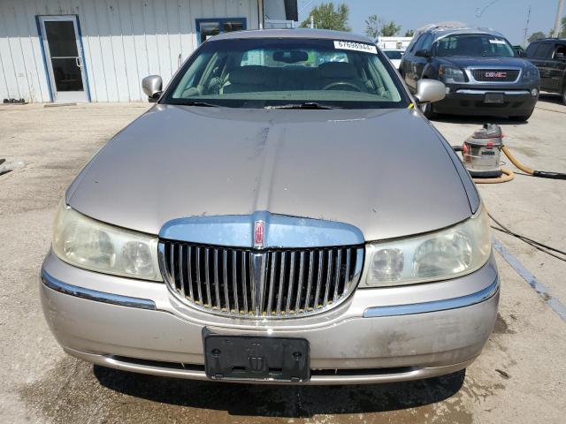 1LNHM81W31Y691063 - 2001 LINCOLN TOWN CAR EXECUTIVE SILVER photo 5