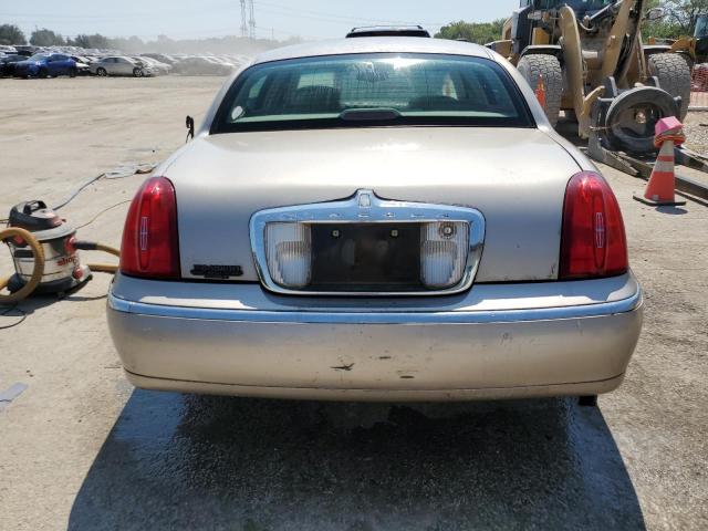 1LNHM81W31Y691063 - 2001 LINCOLN TOWN CAR EXECUTIVE SILVER photo 6