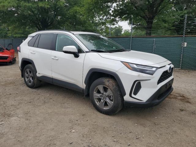 4T3RWRFV3NU073119 - 2022 TOYOTA RAV4 XLE Білий фото 4
