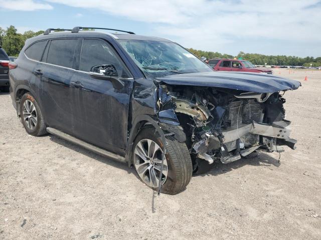 5TDGZRAH9NS137519 - 2022 TOYOTA HIGHLANDER XLE BLUE photo 4