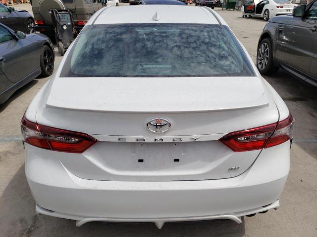 4T1G11AK2PU172515 - 2023 TOYOTA CAMRY SE NIGHT SHADE WHITE photo 6