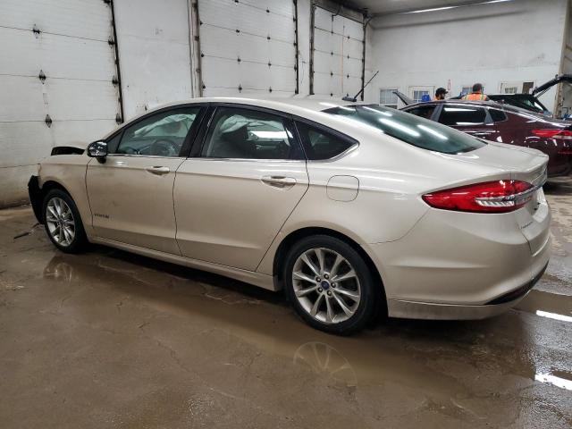 3FA6P0LU2HR158426 - 2017 FORD FUSION SE HYBRID TAN photo 2