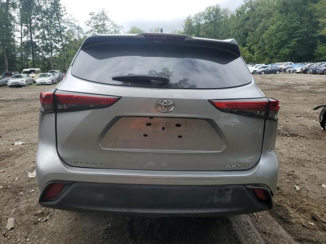 5TDGZRBH1MS130089 - 2021 TOYOTA HIGHLANDER XLE SILVER photo 6