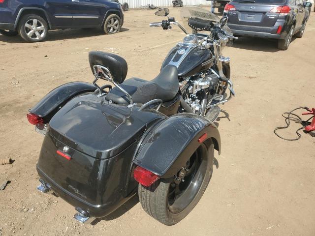 1HD1MCM1XGB857534 - 2016 HARLEY-DAVIDSON FLRT FREE WHEELER BLACK photo 4