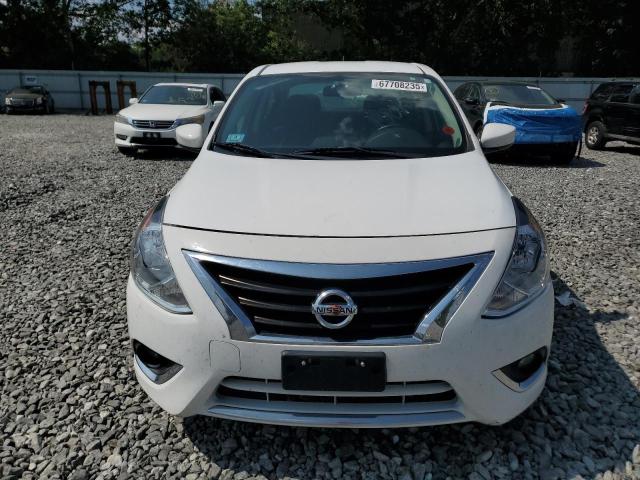 3N1CN7AP0JL877842 - 2018 NISSAN VERSA S WHITE photo 5