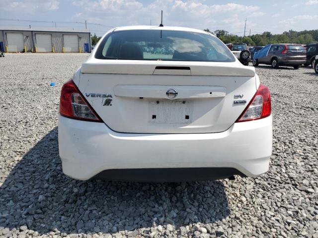 3N1CN7AP0JL877842 - 2018 NISSAN VERSA S WHITE photo 6