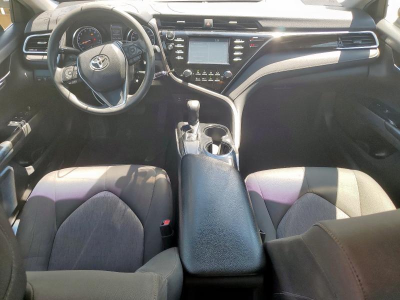 JTNB11HK0J3047770 - 2018 TOYOTA CAMRY L შავი ფოტო 8