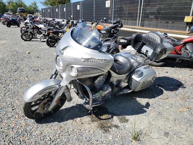 56KTCEAA5J3368435 - 2018 INDIAN MOTORCYCLE CO. CHIEFTAIN ELITE SILVER photo 2