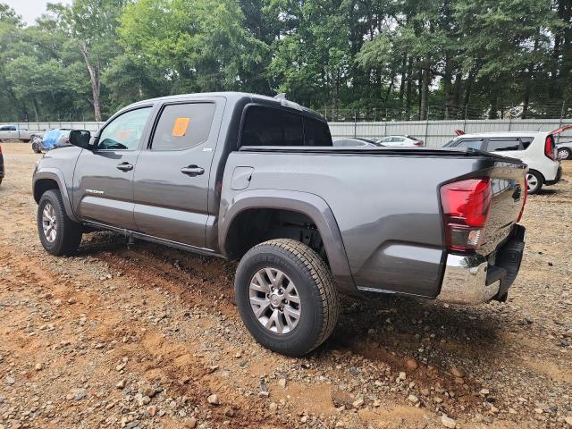 3TMAZ5CN7KM086812 - 2019 TOYOTA TACOMA DOUBLE CAB GRAY photo 2