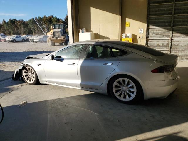 5YJSA1E21JF268824 - 2018 TESLA MODEL S SILVER photo 2