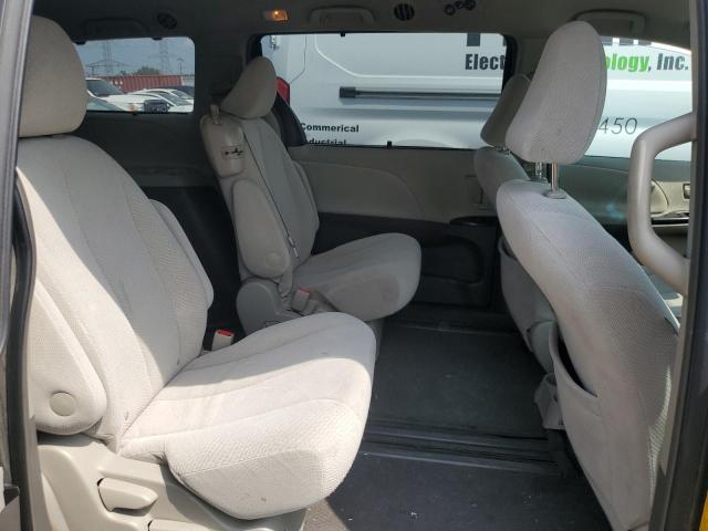 5TDKK3DC4BS053664 - 2011 TOYOTA SIENNA LE GRAY photo 10