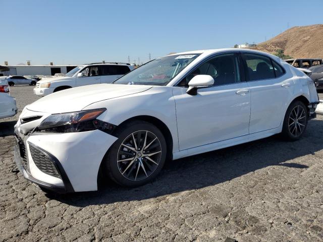 4T1G11AK4PU723723 - 2023 TOYOTA CAMRY SE NIGHT SHADE WHITE photo 1