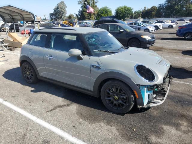 WMW13DJ0XP2S71208 - 2023 MINI COOPER SE SILVER photo 4