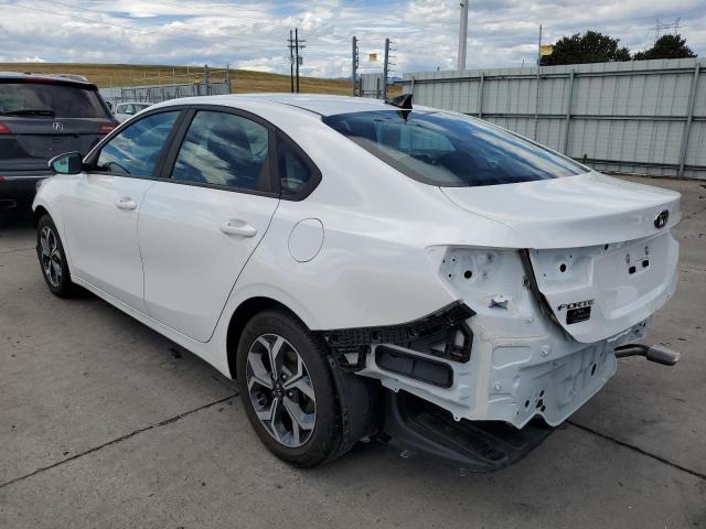 3KPF24AD5ME359368 - 2021 KIA FORTE FE WHITE photo 2