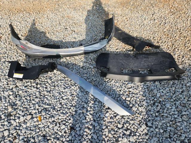 2T3ZFREV9JW487551 - 2018 TOYOTA RAV4 LE Silber Foto 12