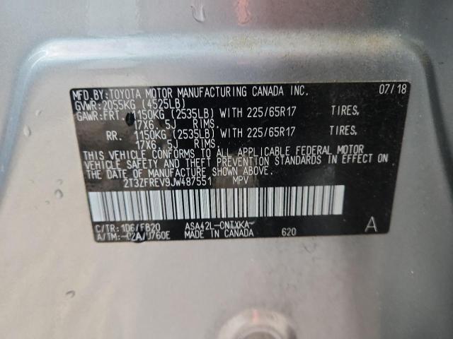 2T3ZFREV9JW487551 - 2018 TOYOTA RAV4 LE Silber Foto 13