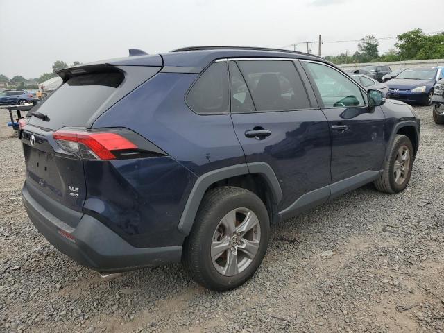 2T3P1RFV7NW285480 - 2022 TOYOTA RAV4 XLE BLUE photo 3