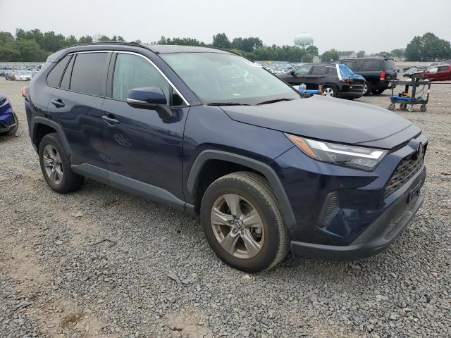 2T3P1RFV7NW285480 - 2022 TOYOTA RAV4 XLE BLUE photo 4