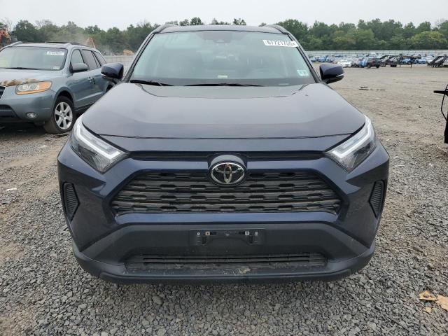 2T3P1RFV7NW285480 - 2022 TOYOTA RAV4 XLE BLUE photo 5