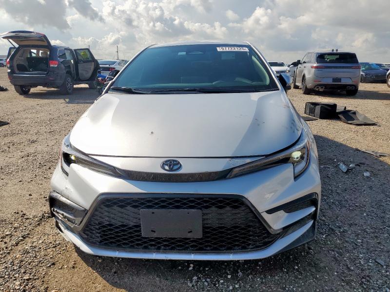 5YFS4MCE0SP241660 - 2025 TOYOTA COROLLA SE Gümüş foto 5