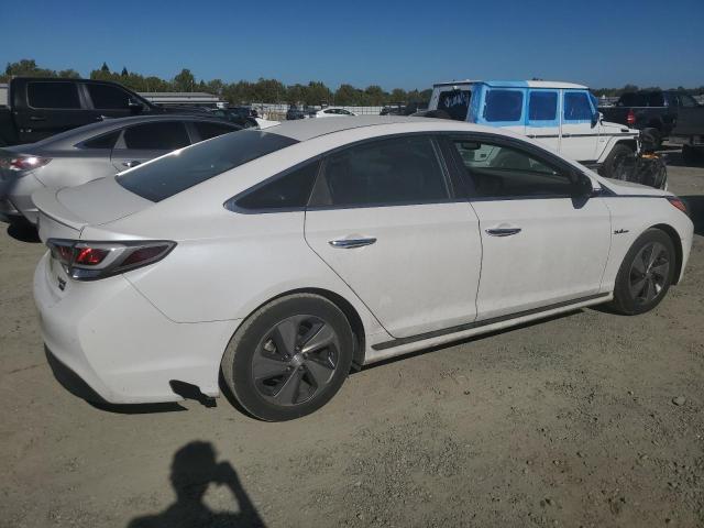 KMHE34L18GA031179 - 2016 HYUNDAI SONATA HYBRID WHITE photo 3