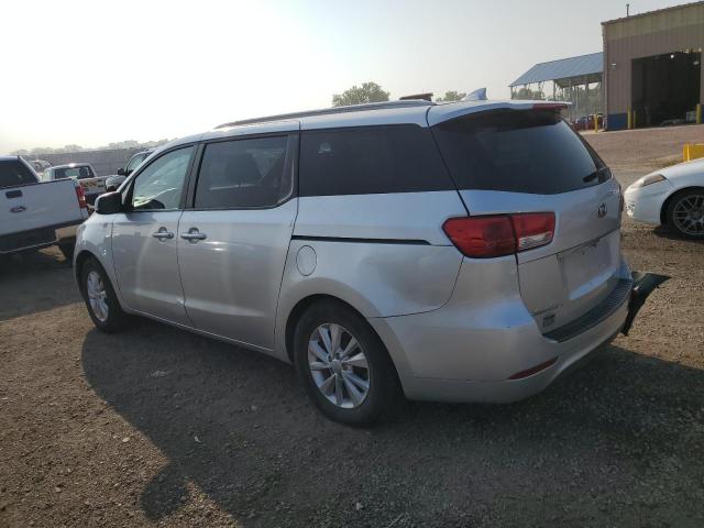 KNDMB5C14F6058471 - 2015 KIA SEDONA LX SILVER photo 2