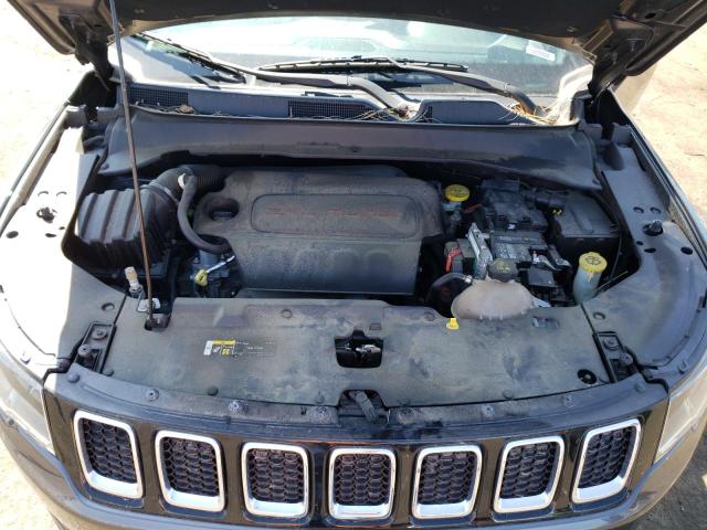 3C4NJDBB0JT138957 - 2018 JEEP COMPASS LATITUDE GRAY photo 12