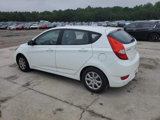 KMHCT5AE1DU129726 - 2013 HYUNDAI ACCENT GLS WHITE photo 2