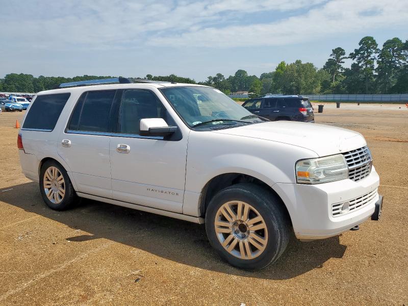 5LMJJ2H50BEJ00658 - 2011 LINCOLN NAVIGATOR თეთრი ფოტო 4
