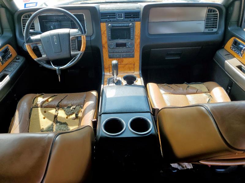 5LMJJ2H50BEJ00658 - 2011 LINCOLN NAVIGATOR თეთრი ფოტო 8