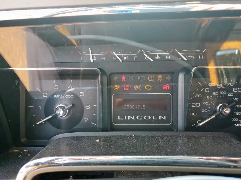 5LMJJ2H50BEJ00658 - 2011 LINCOLN NAVIGATOR თეთრი ფოტო 9