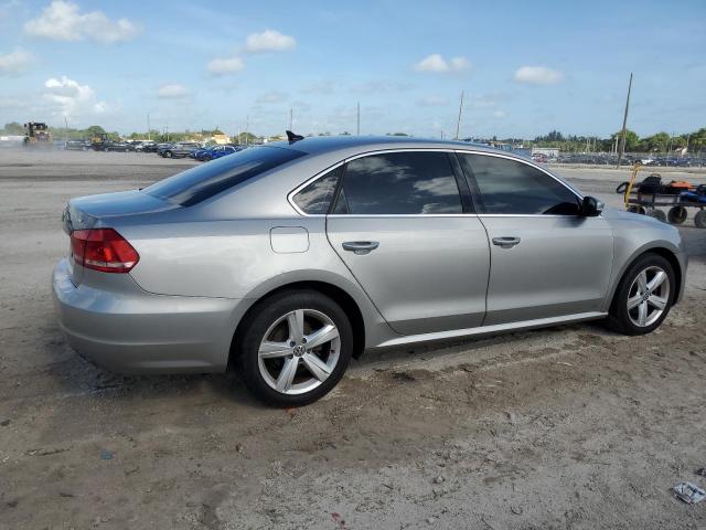 1VWBP7A33DC000355 - 2013 VOLKSWAGEN PASSAT SE ვერცხლისფერი ფოტო 3