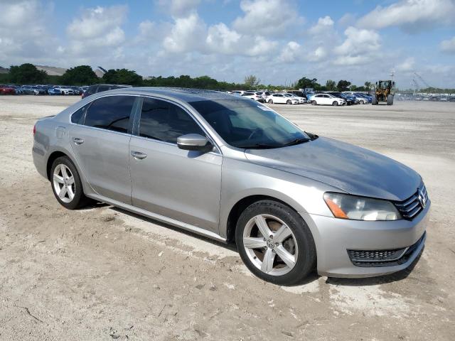 1VWBP7A33DC000355 - 2013 VOLKSWAGEN PASSAT SE ვერცხლისფერი ფოტო 4