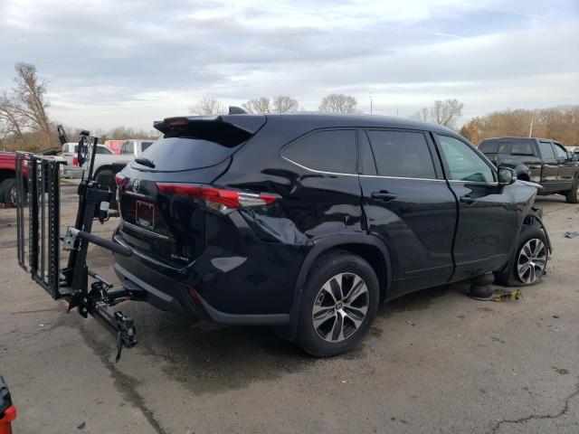 5TDGZRBH0MS555688 - 2021 TOYOTA HIGHLANDER XLE BLACK photo 3