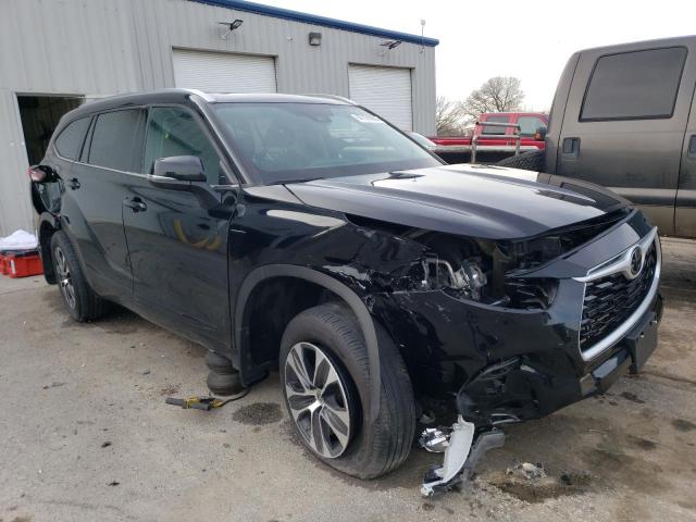 5TDGZRBH0MS555688 - 2021 TOYOTA HIGHLANDER XLE BLACK photo 4