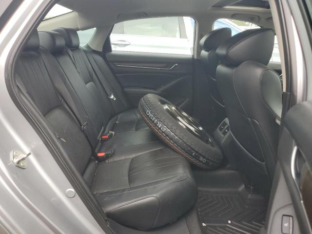 1HGCV1F92JA101743 - 2018 HONDA ACCORD TOURING SILVER photo 10