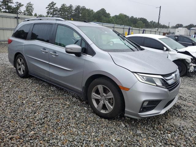 5FNRL6H71JB029836 - 2018 HONDA ODYSSEY EXL Արծաթագույն լուսանկար 4