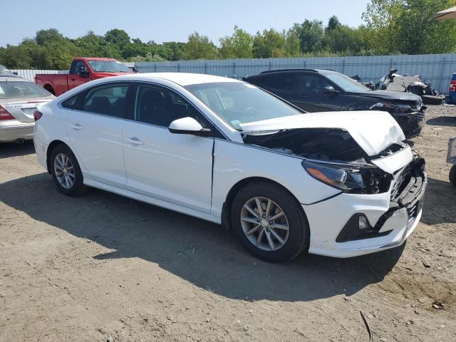 5NPE24AF4KH809291 - 2019 HYUNDAI SONATA SE Weiß Foto 4