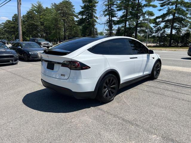 7SAXCBE62NF362440 - 2022 TESLA MODEL X WHITE photo 4