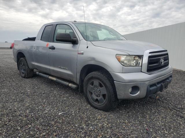 5TFUY5F13BX197957 - 2011 TOYOTA TUNDRA DOUBLE CAB SR5 SILVER photo 4